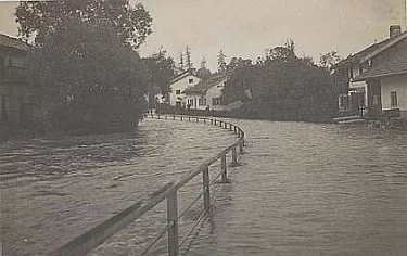 Hochwasser 1909 Eine Bildpostkarte zeigt fast das gleiche Bild.