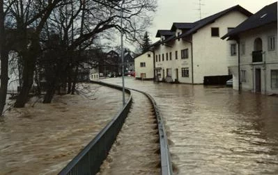 Hochwasser im Ortszentrum im August 1991 Hochwasser im Ortszentrum im August 1991