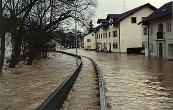 Hochwasser im Ortszentrum im August 1991