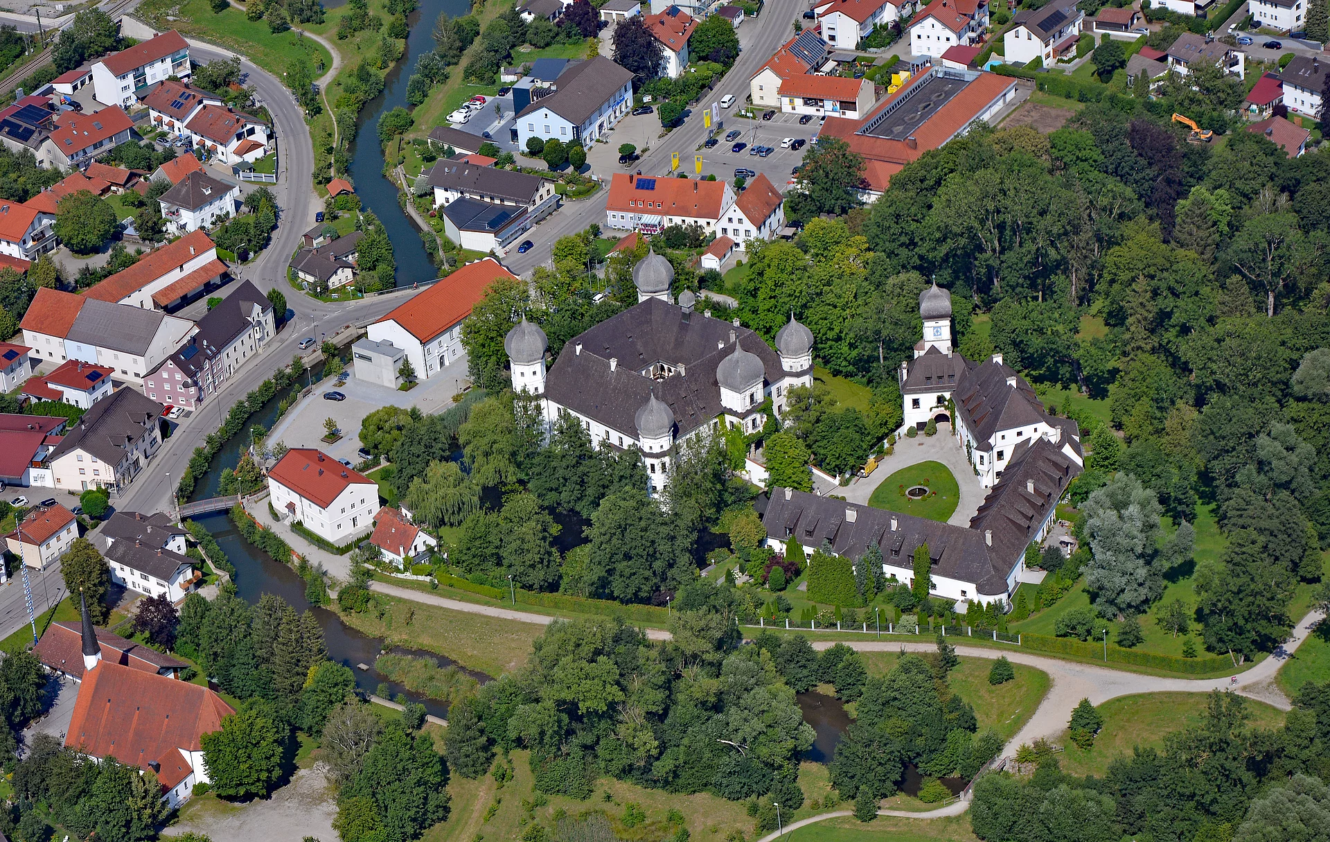 Ortsmitte Schwindegg aus der Luft